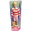 Κούκλα Ken Fashionistas με ροζ σορτσάκι και ριγέ κόκκινο/λευκό μπλουζάκι (HYV01)