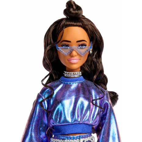 Mattel Barbie Deluxe Style Fashion Doll 7 In Metallic (JFP42)