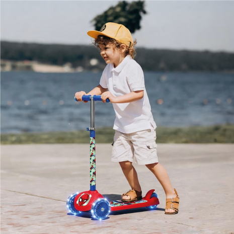 Scooter Plus Spiderman Με Φωτιζόμενες Ρόδες (1500-50290)