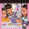 Tomy Pop Up Kuromi – Επιτραπέζιο Παιχνίδι Δράσης με Βαρέλι για 2-4 Παίκτες (4+ Ετών)