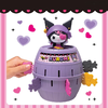 Tomy Pop Up Kuromi – Επιτραπέζιο Παιχνίδι Δράσης με Βαρέλι για 2-4 Παίκτες (4+ Ετών)