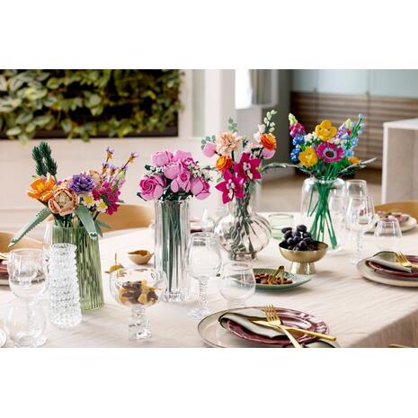 LEGO® Botanicals Bouquet Of Pink Roses + 18 (10374)